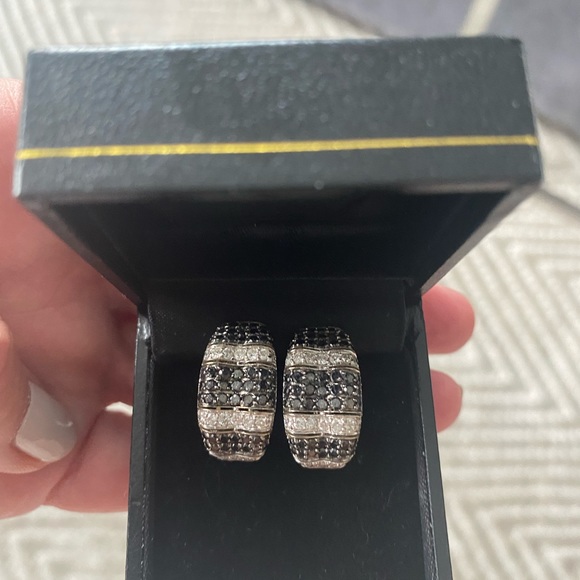 None Jewelry - Black and white diamond Huggy earrings